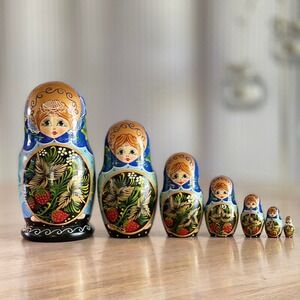 Vintage Russian Nesting Dolls 7 Pc Set‎ Matryoshka Babushka Strawberries Flowers